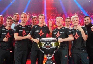 Команда чемпионов по CS:GO выйдет на IPO