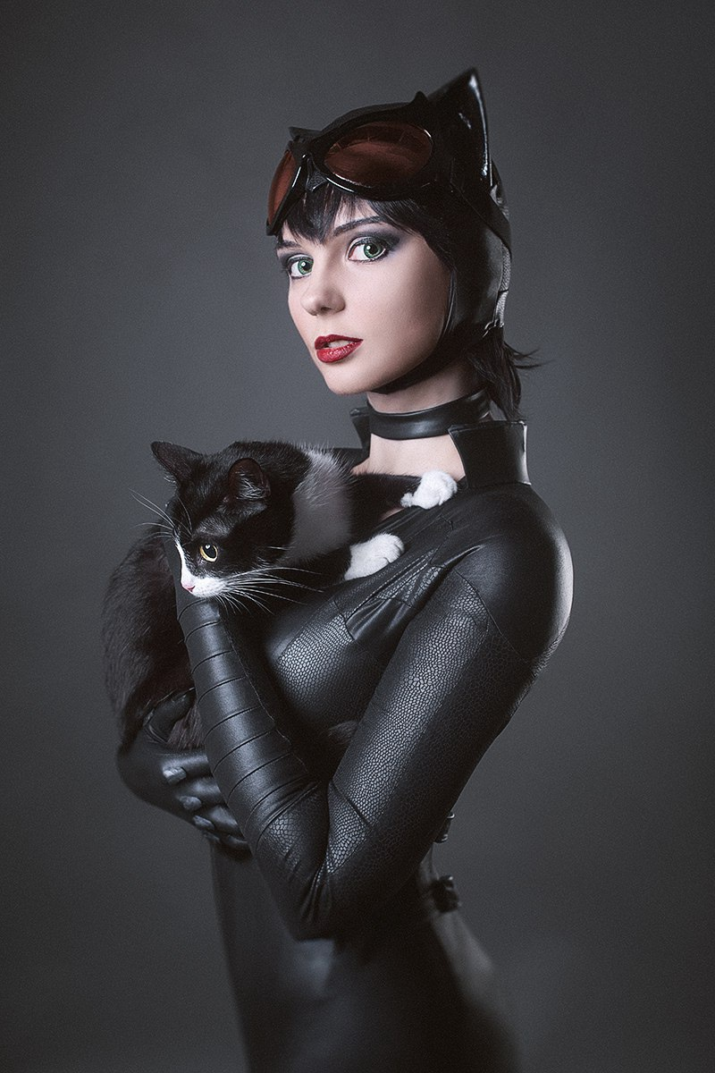  косплей на Женщину-кошку (Catwoman)