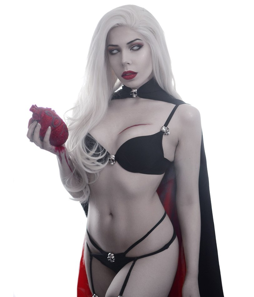 Шесть самых красивых косплеев на Леди Смерть (Lady Death) 