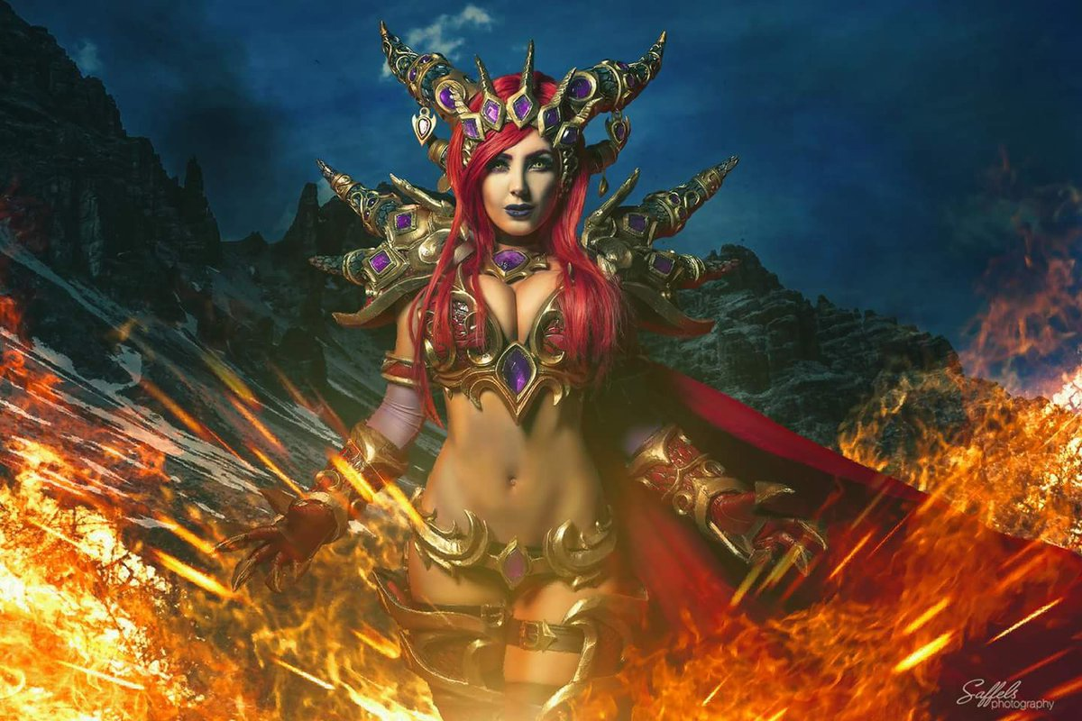 Косплей на Алекстразу (Alexstraza) из World of Warcraft от Jessica Nigri.