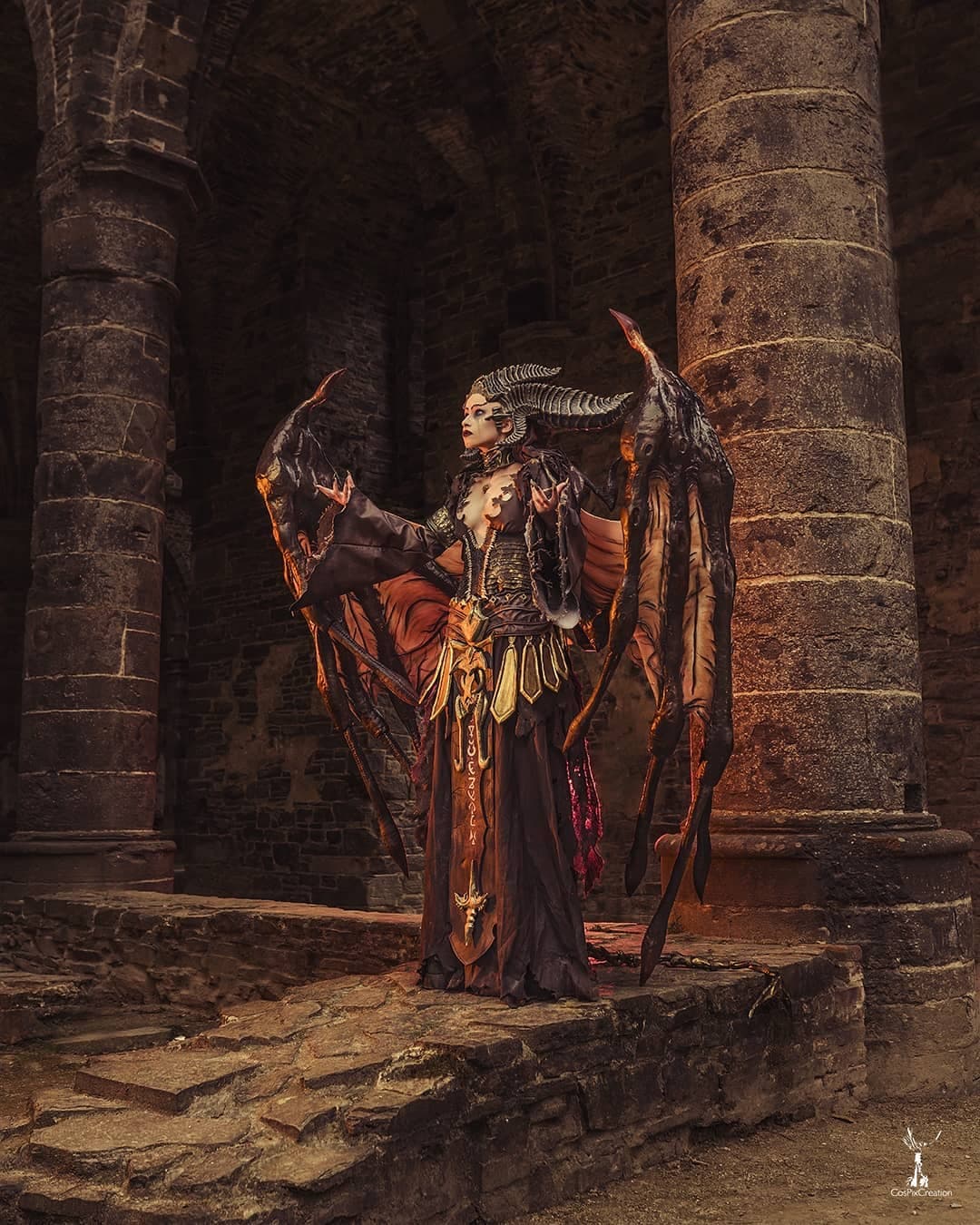 Косплей на Лилит из Diablo IV — лучшие фотографии