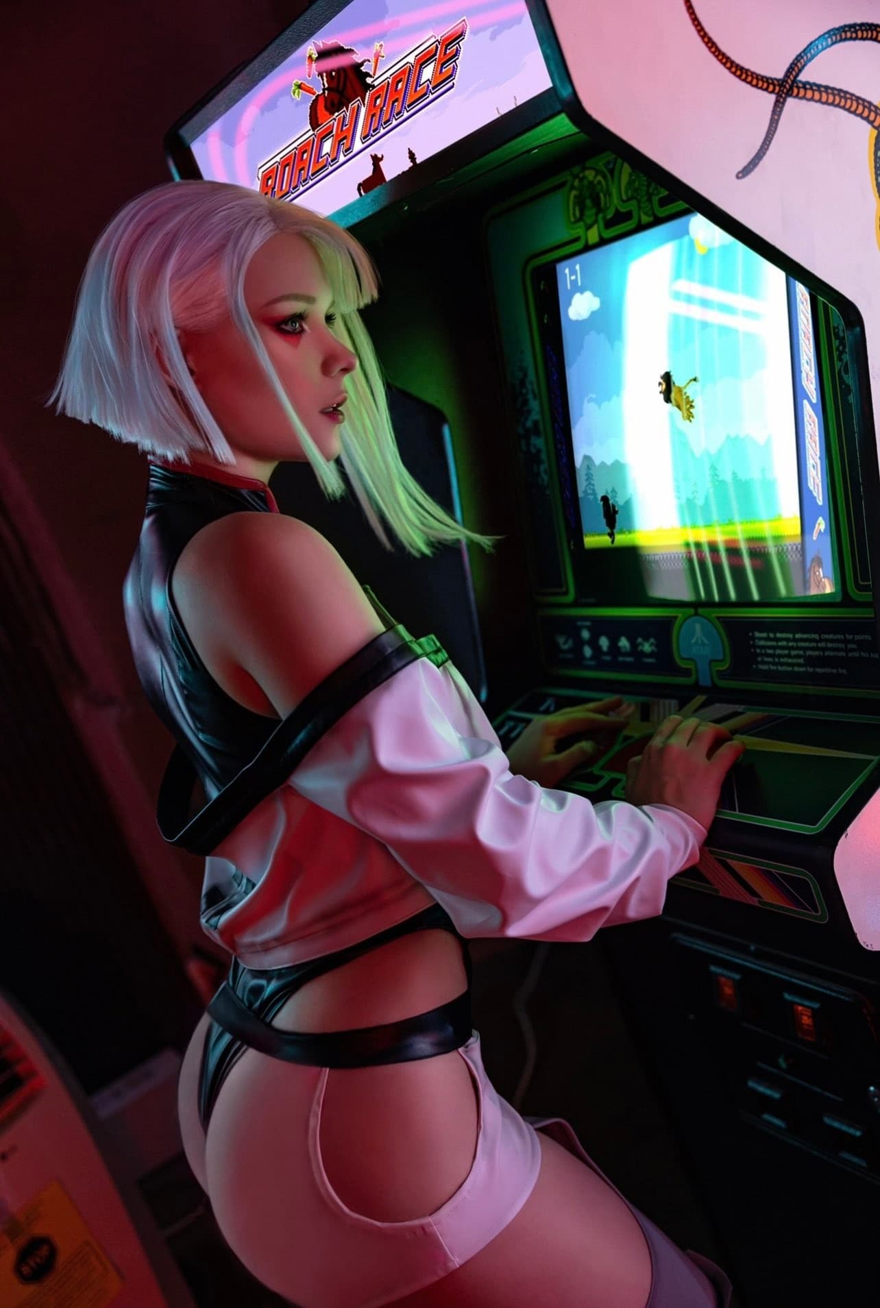 Косплей на Люси из по Cyberpunk: Edgerunners — лучшие фотографии