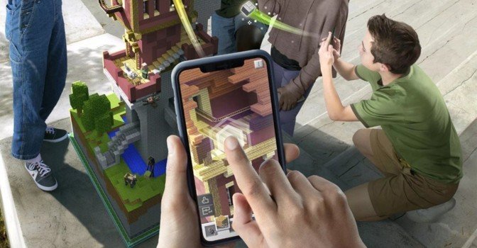 Опубликовано геймплейное видео Minecraft Earth с закрытой беты